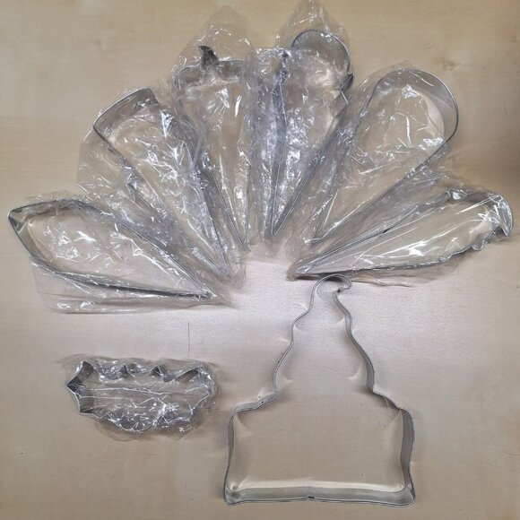 Halloween Cookie Cutters Wreath Circle Ghost Ghoul Frankenstein Large Triangle - Picture 2 of 9